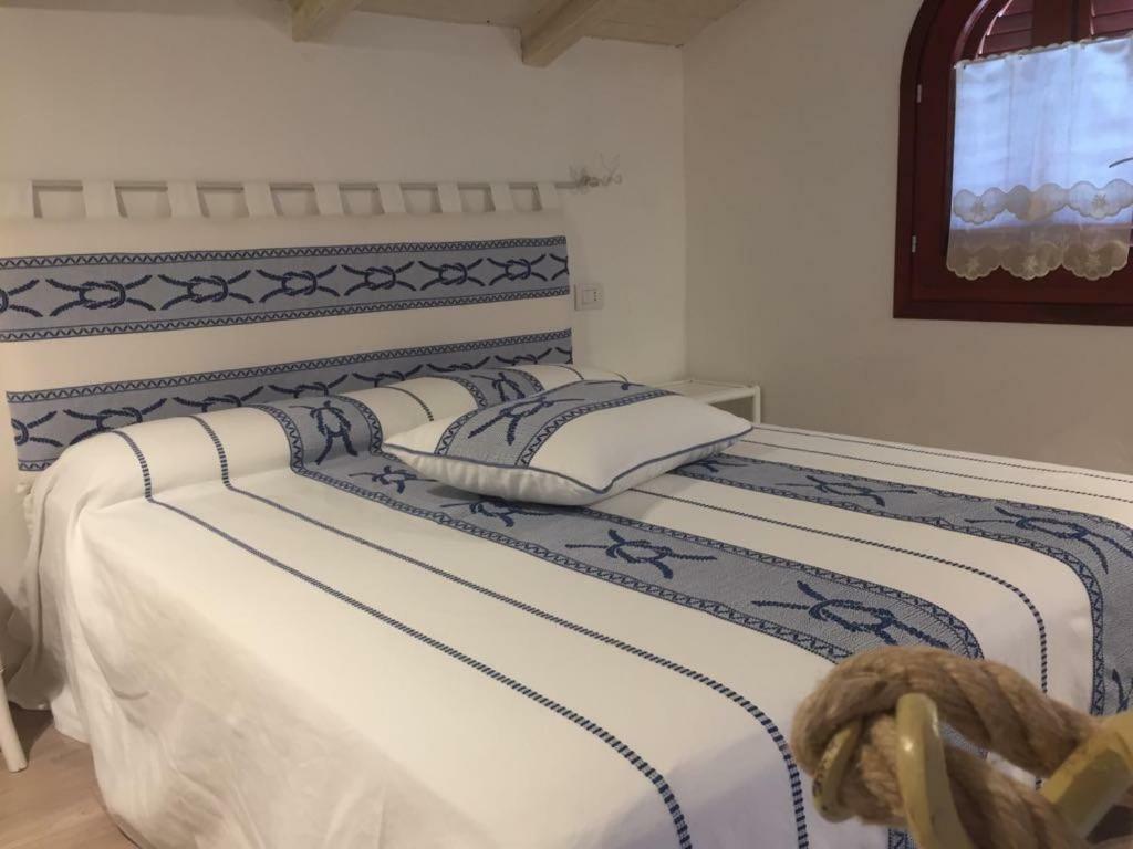 Apartamento Blue Portrait House Golfo Aranci Exterior foto
